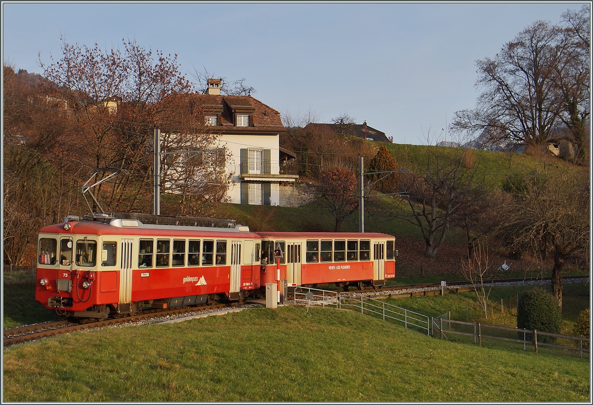 CEV BDhe 2/4 mit Bt bei St-Légier.
11. Dez. 2015
