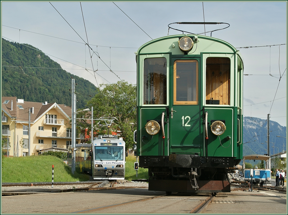 CEV Be 2/4 72 und BC Musemsbahn Triebwagen in Blonay.
12. Juni 2013