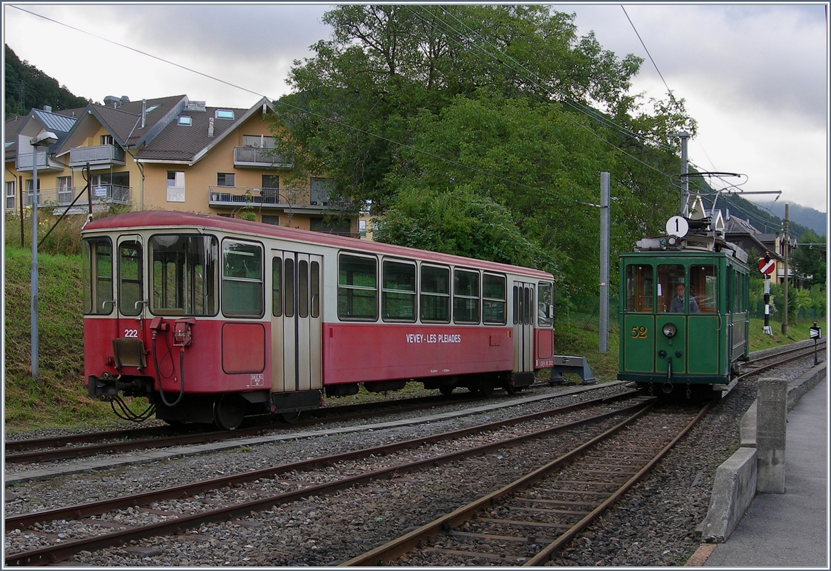 CEV Bt 222 und ein Blonay-Chamby Tram in Bloany. 

21. Aug. 2016