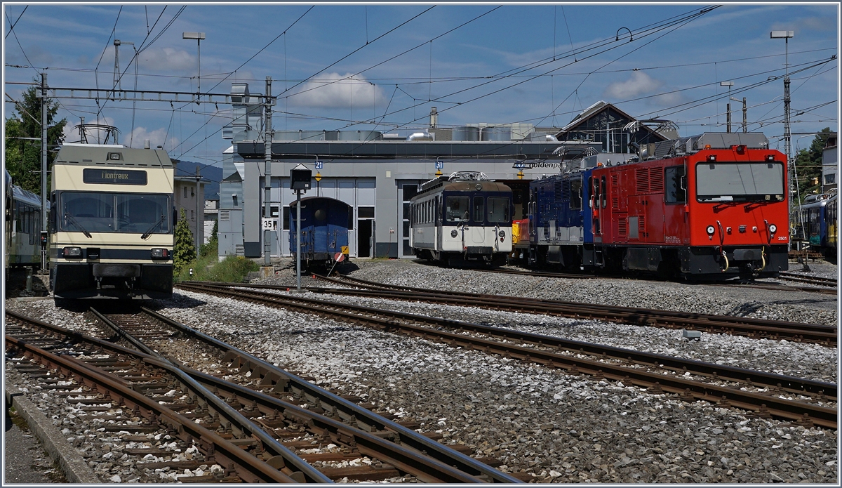 CEV MVR GTW 2/6, MOB Be 4/4 und die beinen HGem 2/2 2501 und Gme 2502 in Chernex.
11. August 2016