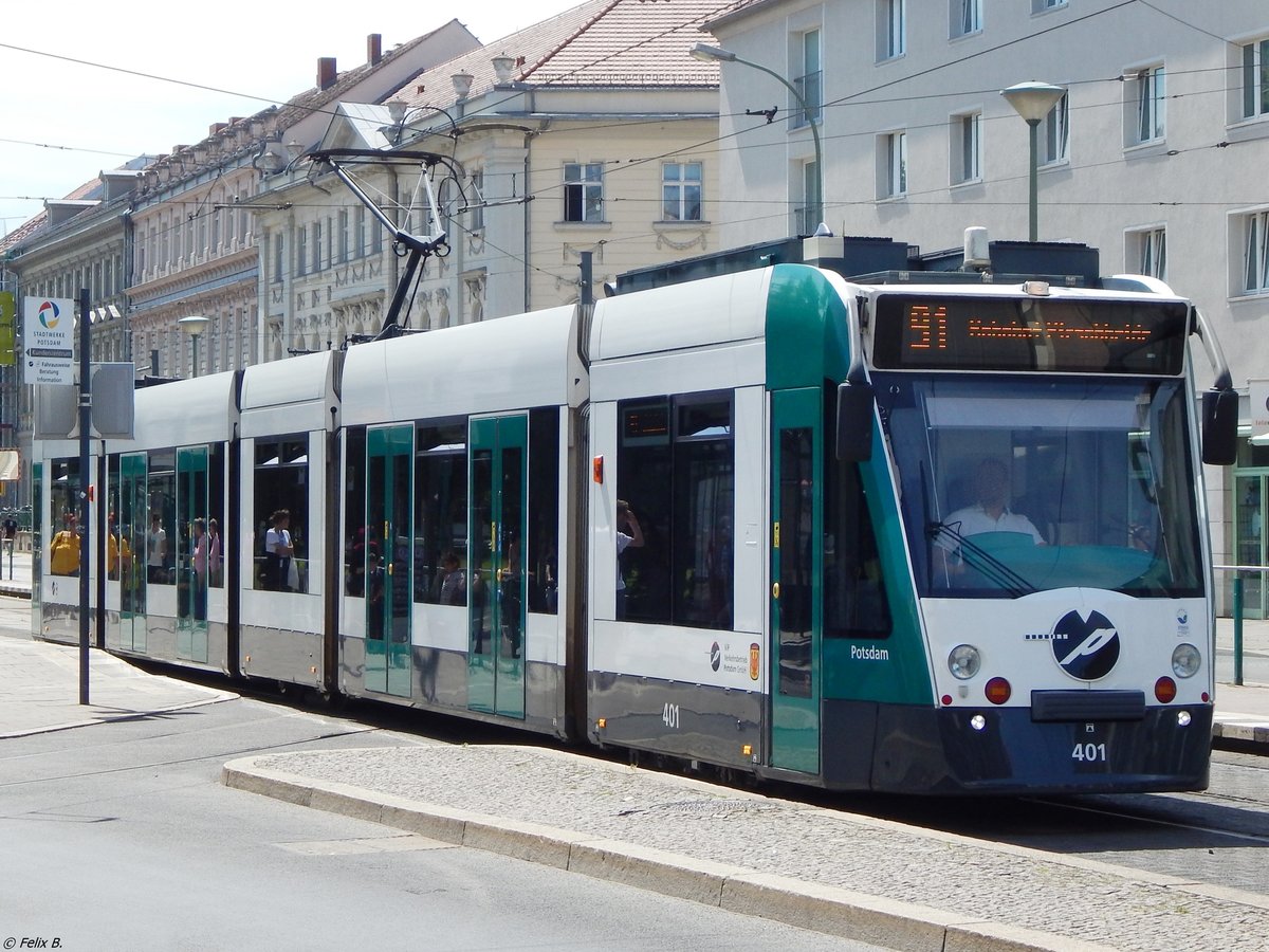 Combino NF8 Nr. 401 der ViP in Potsdam.