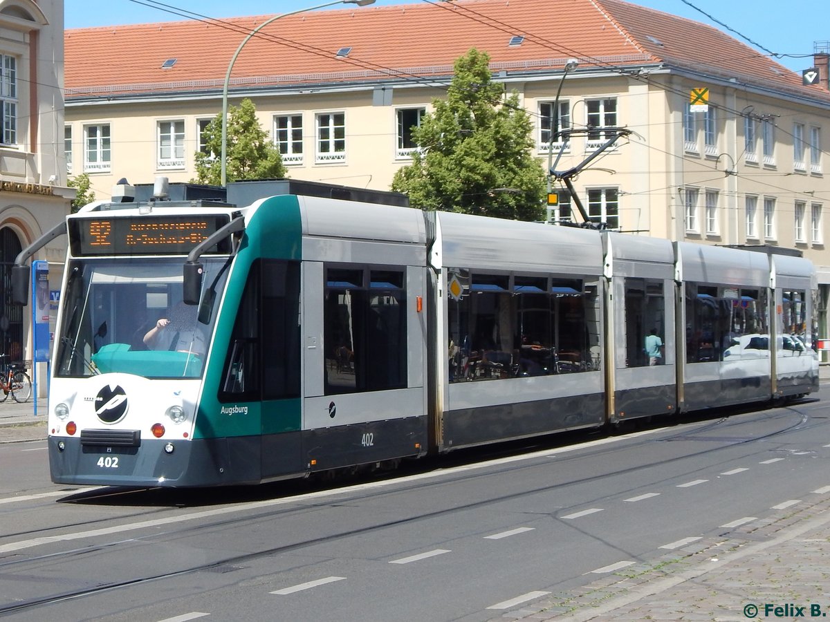 Combino NF8 Nr. 402 der ViP in Potsdam.
