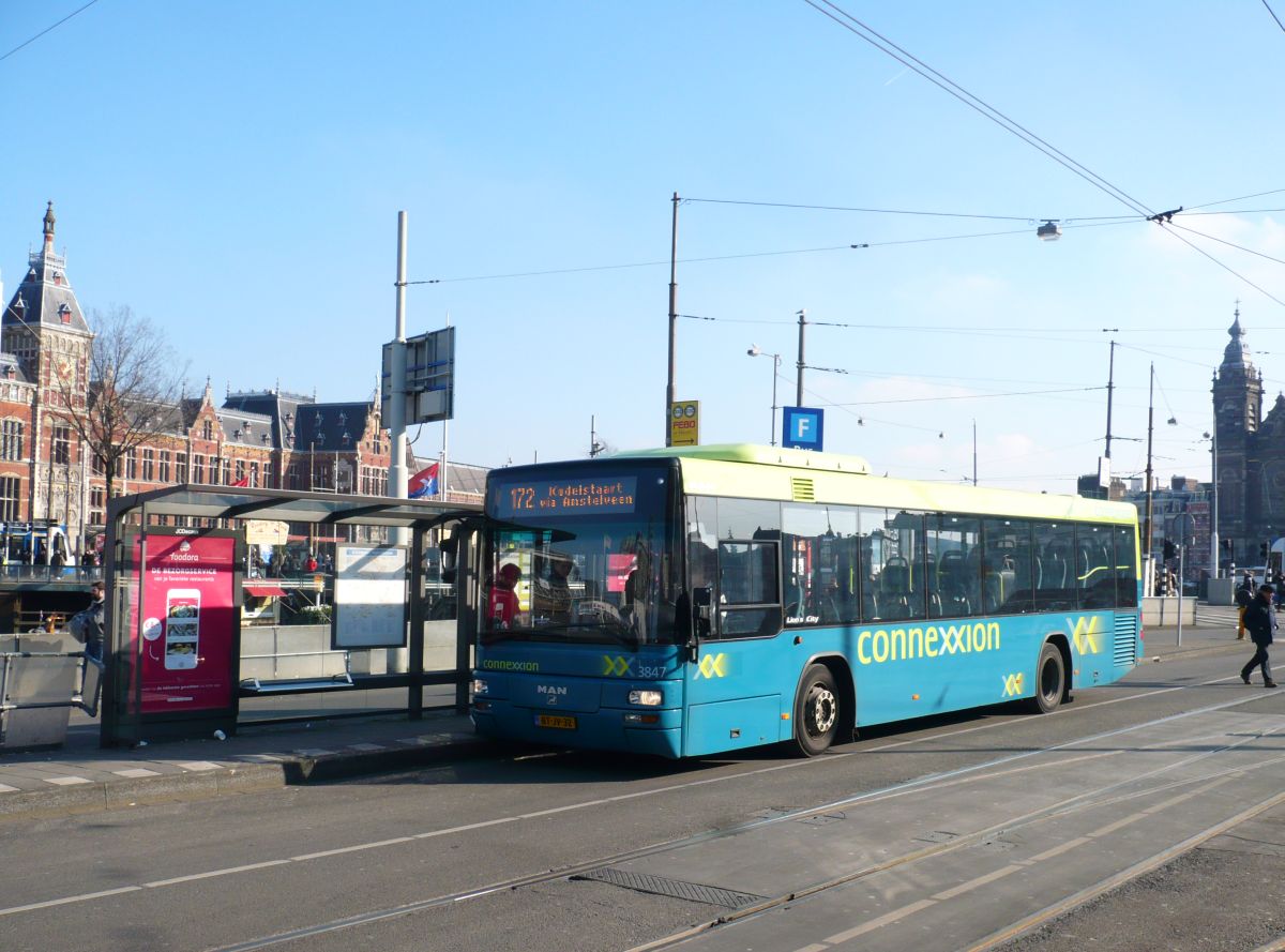 Connexxion Bus 3847 MAN Lion's City Baujahr 2007. Prins Hendrikkade, Amsterdam 17-02-2016

Connexxion bus 3847 MAN Lion's City bouwjaar 2007. Prins Hendrikkade, Amsterdam 17-02-2016.