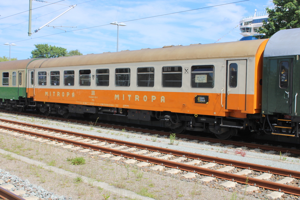 D-TRG 75 80 88-53 029-3 am 06.06.2026 in Warnem�nde.