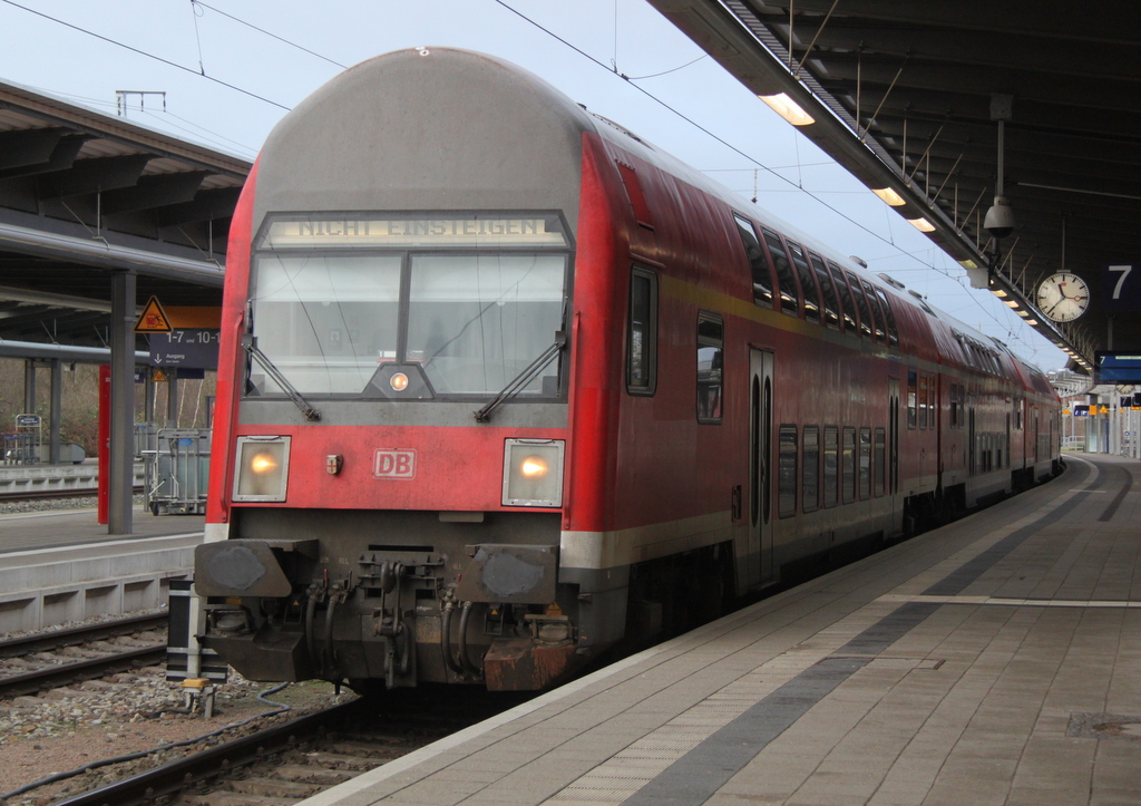 DABbuzfa 760 stand am 13.12.2014 als Nicht Einsteigen im Rostocker Hbf.