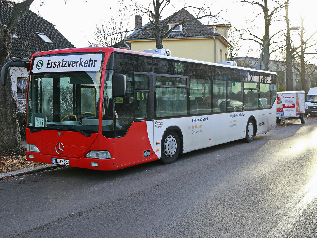 Daimler Citaro O 530 im Schienenersatzverkehr abgestellt am 04. Dezember 2018 in Berlin Rudow.