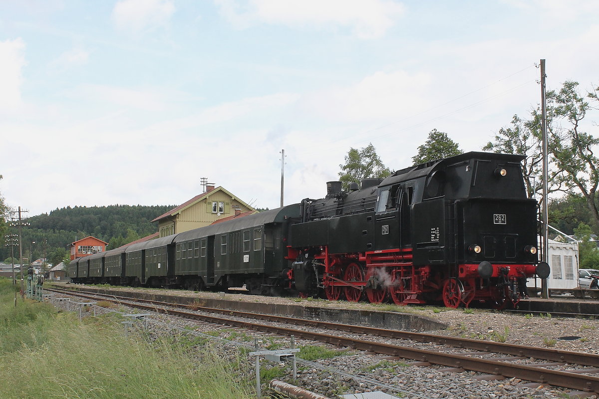 Dampflok 262 in Zollhaus Blumberg Sauschw�nzlebahn am  12.06.16