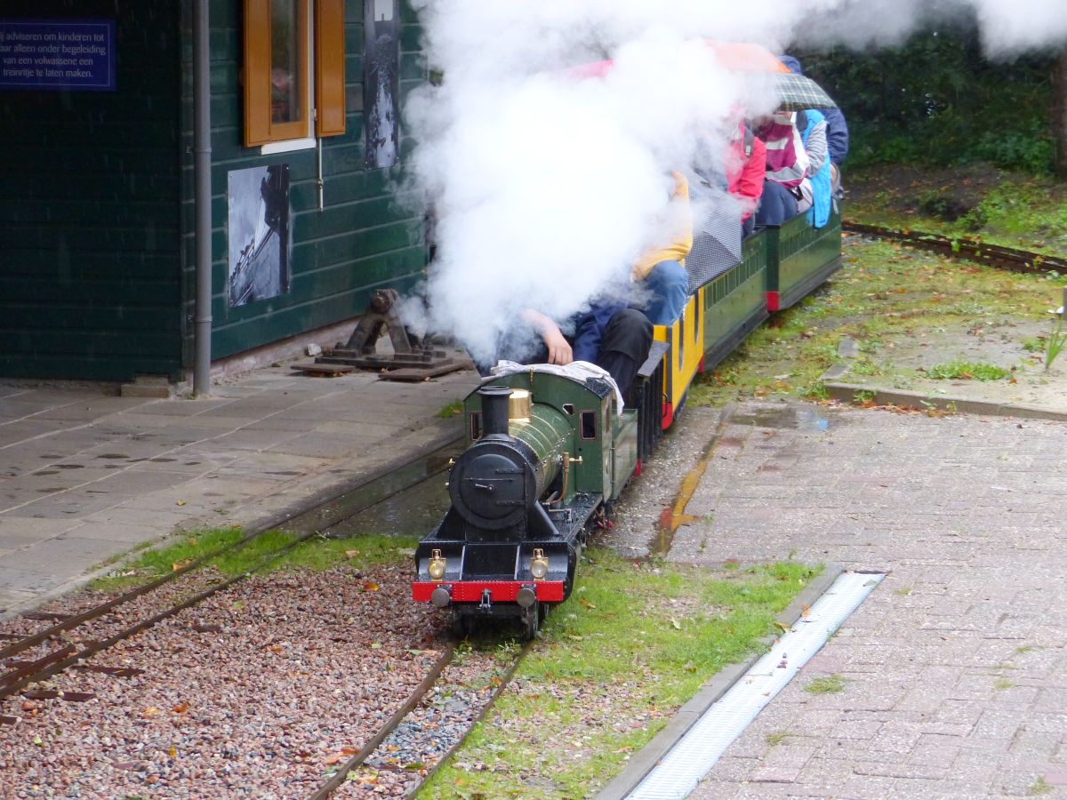 Dampflok Nienoord Spoor, Leek 23-09-2019.

Stoomlocomotief Nienoord Spoor, Leek 23-09-2019.