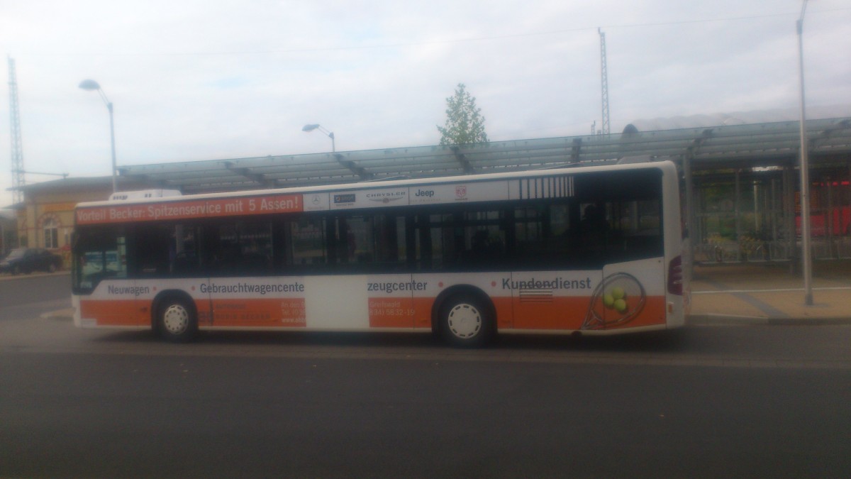 ....dann noch dieser Citaro mit ein paar Sch�nheitsfehler der Werbung macht f�r das Boris Becker Autohaus in Greifswald 