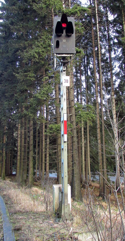 Das Einfahrsignal vom Bahnhof Drei Annen Hohne für die Strecke vom Brocken am 10.Jan.2014