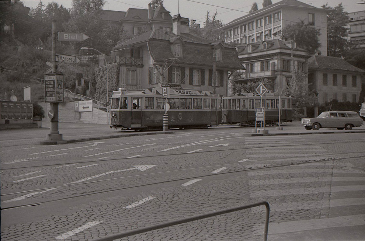 Das heutige Henkerbrnnli, damals Haltestelle Tierspital. Tramzug mit dem luftgebremsten Motorwagen 175, Baujahr 1944) mit dem Anhnger 204 kommt vom Brckfeld her den Bierhbeli-Stutz herunter. 21.September 1965