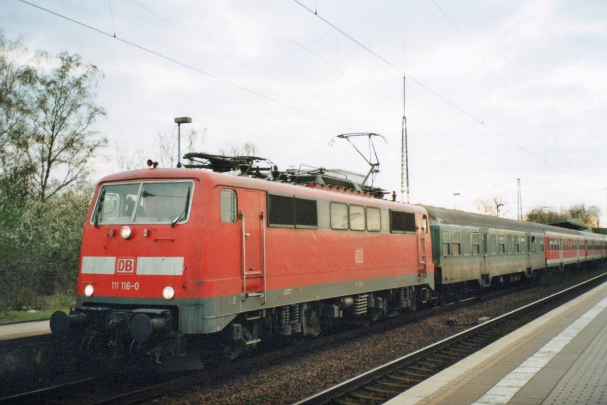 DB 111 116 h�lt am 17 Juli 2005 in Viersen.