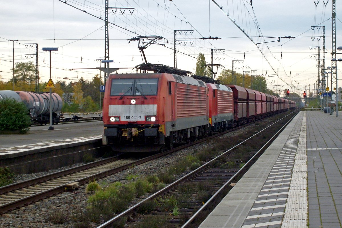 DB 189 041 hat mit deren Erzbomber beiom durchfahren von Emmerich am 14 November 2019 die Nase vorn.