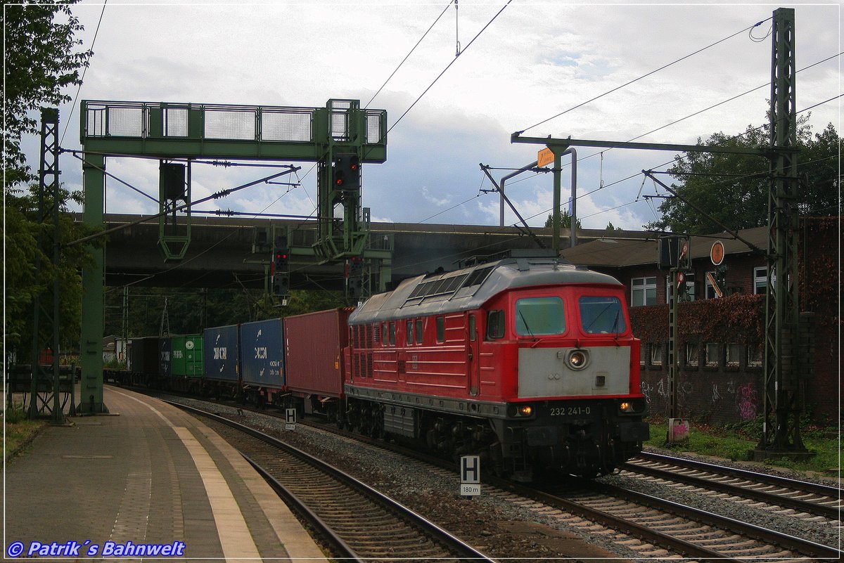 DB 232 241 mit Containerzug
am 01.09.2019 in Hamburg-Harburg