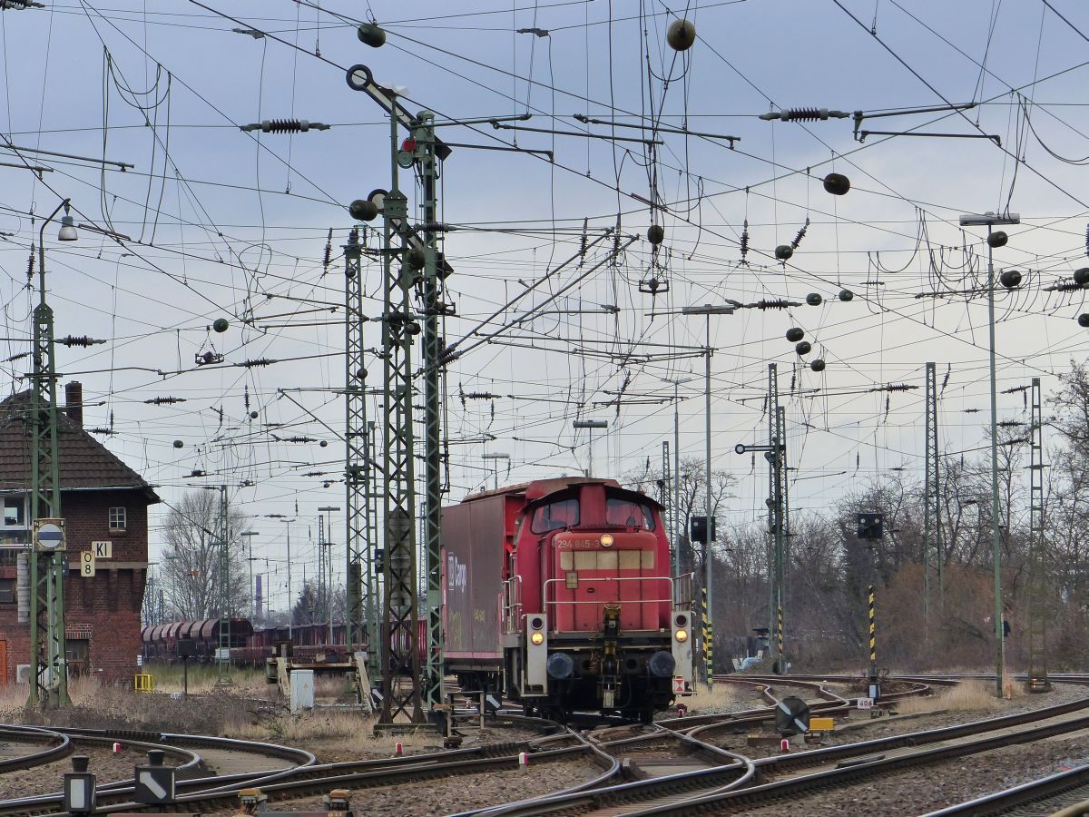 DB Cargo Diesellok 294 845-3 Rangierbahnhof Kln-Kalk Nord 08-03-2018.

DB Cargo dieselloc 294 845-3 rangeerstation Kln-Kalk Nord 08-03-2018.