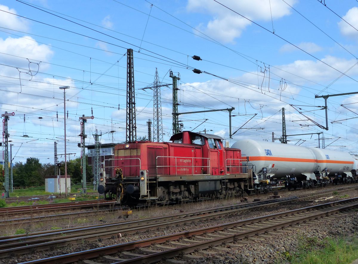 DB Cargo Diesellok 294 890-9 Gterbahnhof Oberhausen West 19-09-2019.

DB Cargo dieselloc 294 890-9 goederenstation Oberhausen West 19-09-2019.