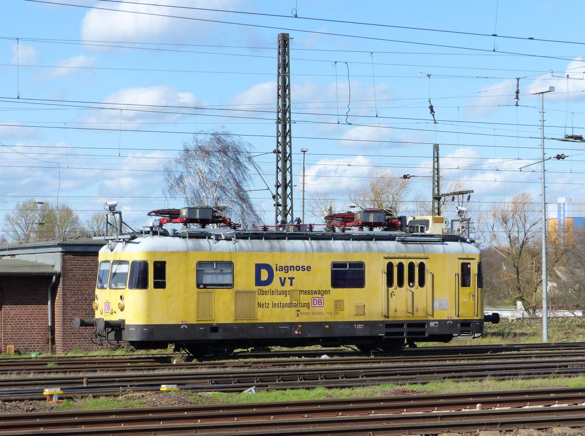 DB Netz Oberleitungsmesswagen 701 017-6 Gterbahnof Oberhausen West 12-03-2020.

DB Netz bovenleidingsmeetvoertuig 701 017-6  goederenstation Oberhausen West 12-03-2020.