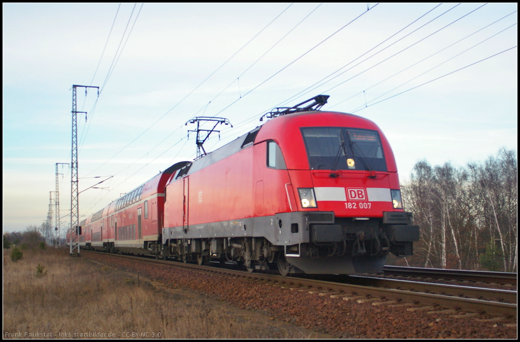 DB Regio 182 007 wurde am 10.02.2014 wegen eines Gaslecks in Berlin-Mitte mit ihrem RE durch die Berliner Wuhlheide umgeleitet