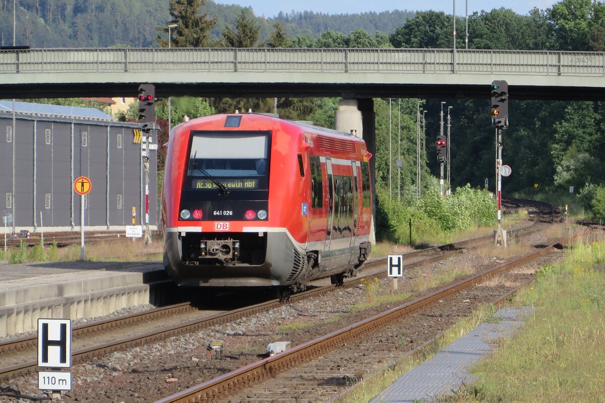 DB Regio 641 026 verlasst am 13 Juni 2022 Neuenmarkt-Wirsberg.