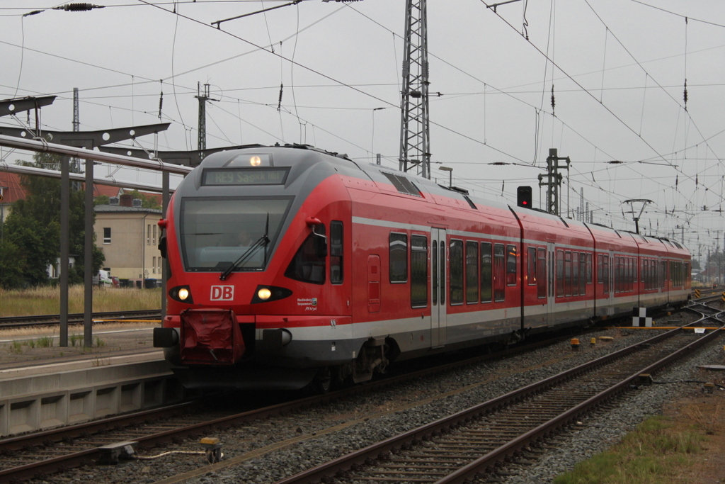 DB-Regio Stadler Flirt als RE 13008 von Sassnitz nach Rostock Hbf bei der Einfahrt im Rostocker Hbf.23.06.2017
