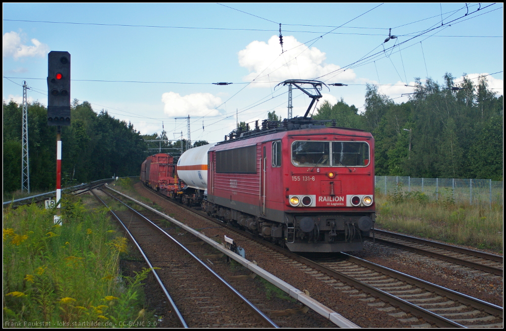 DB Schenker 155 131-6 mit einem gemischtem G�terzug am 11.08.2014 durch Panketal-Zepernick
<br><br>
Update: 13.02.2015 in Opladen verschrottet
