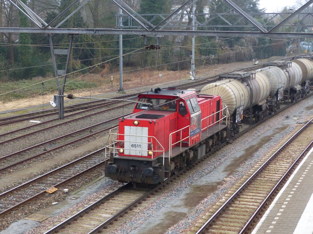 DB Schenker Diesellok 6511 mit Gterzug Gleis 6 Dordrecht 16-02-2017.


DB Schenker dieselloc 6511 met een goederentrein spoor 6 Dordrecht 16-02-2017.