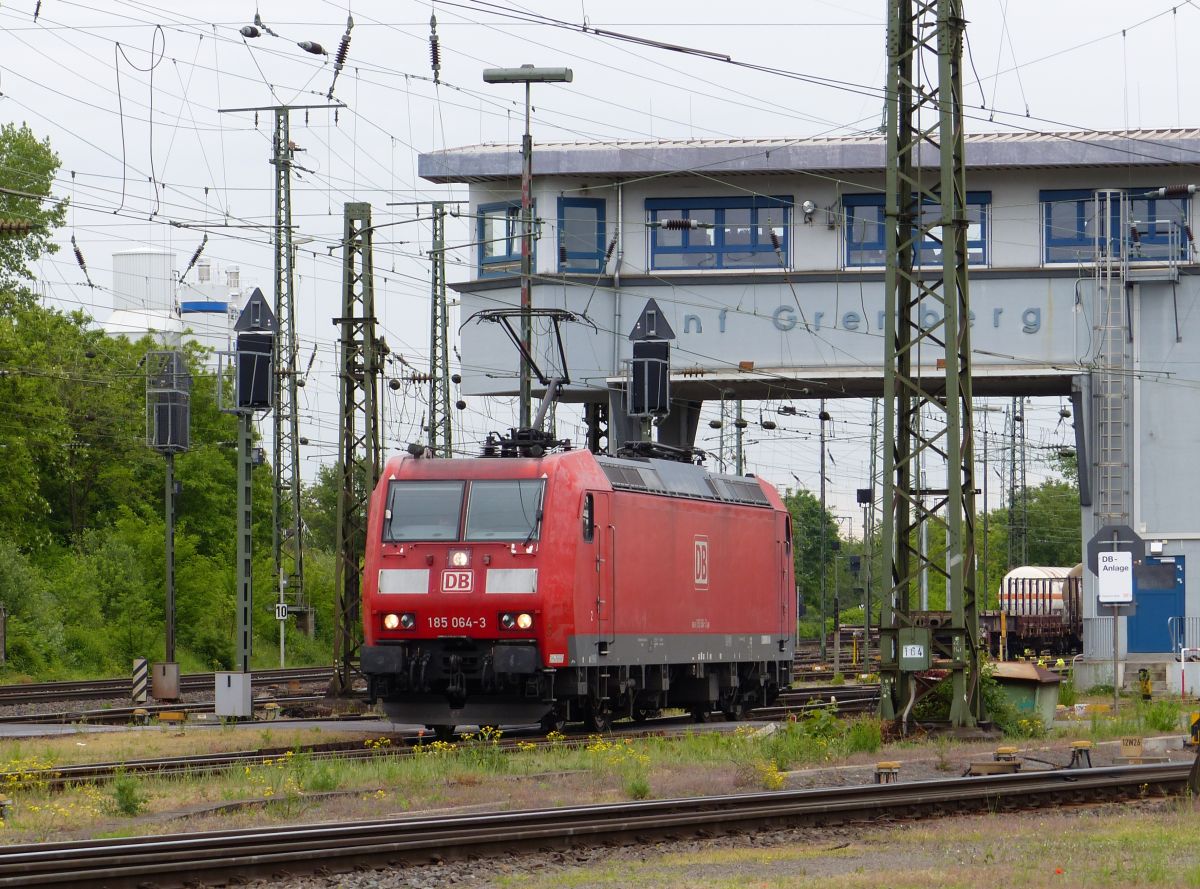 DB Schenker E-Lok 185 064-3 Gremberg Gnf (Gremberg Nord Fahrdienstleitung), Kln 20-05-2016.

DB Schenker e-loc 185 064-3 Gremberg Gnf (Gremberg Nord Fahrdienstleitung), Keulen 20-05-2016.