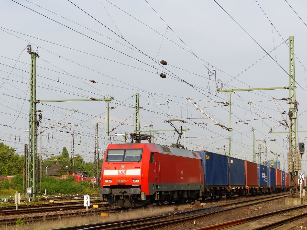 DB Schenker Lok 152 007-1 Gterbahnhof Oberhausen West 22-09-2016.

DB Schenker loc 152 007-1 goederenstation Oberhausen West 22-09-2016.