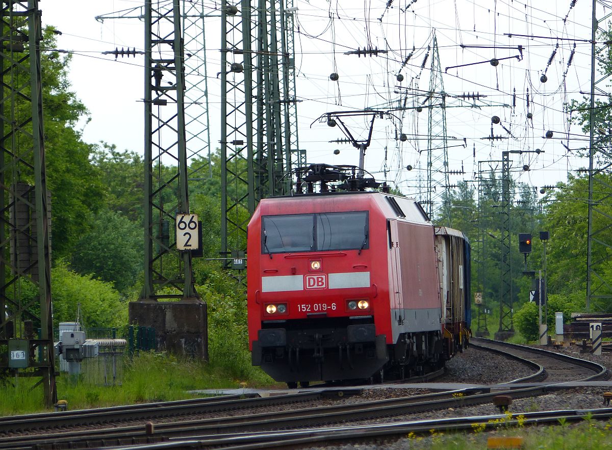 DB Schenker Lok 152 019-6 rangeerstation Gremberg, Bahnbergang Porzer Ringstrae, Kln 20-05-2016.


DB Schenker loc 152 019-6 rangeerstation Gremberg, overweg Porzer Ringstrae, Keulen 20-05-2016.