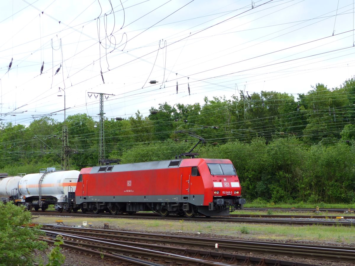 DB Schenker Lok 152 049-3 Rangierbahnhof Kln Gremberg 20-05-2016.

DB Schenker loc 152 049-3 rangeerstation Keulen Gremberg 20-05-2016.