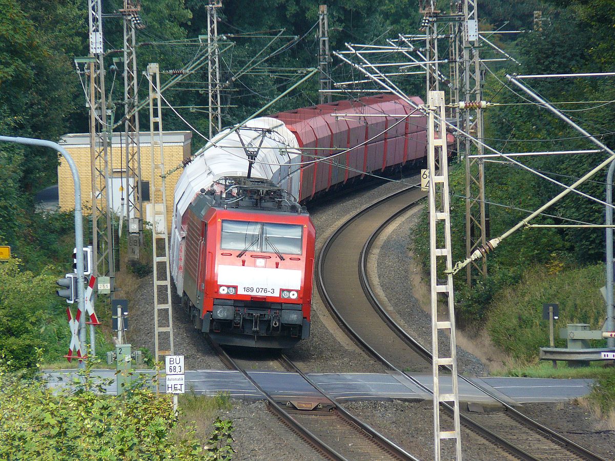 DB Schenker Lok 189 076-3 Elten 11-09-2013.

DB Schenker locomotief 189 076-3 met goederentrein in Elten 11-09-2013.