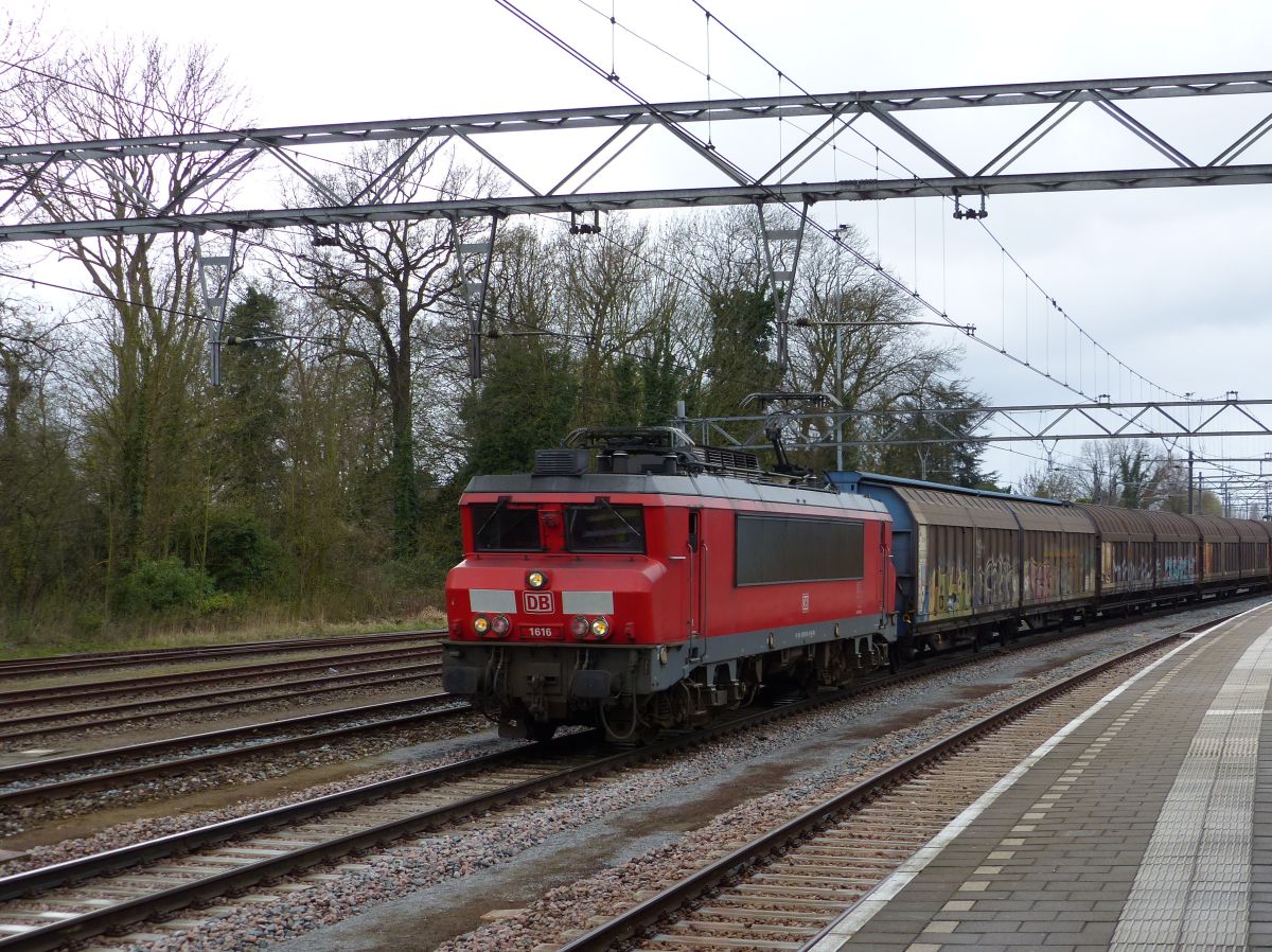 DB Schenkerloc 1616 Dordrecht, Niederlande 07-04-2016.

DB Schenkerloc 1616 doorkomst Dordrecht, Nederland 07-04-2016.