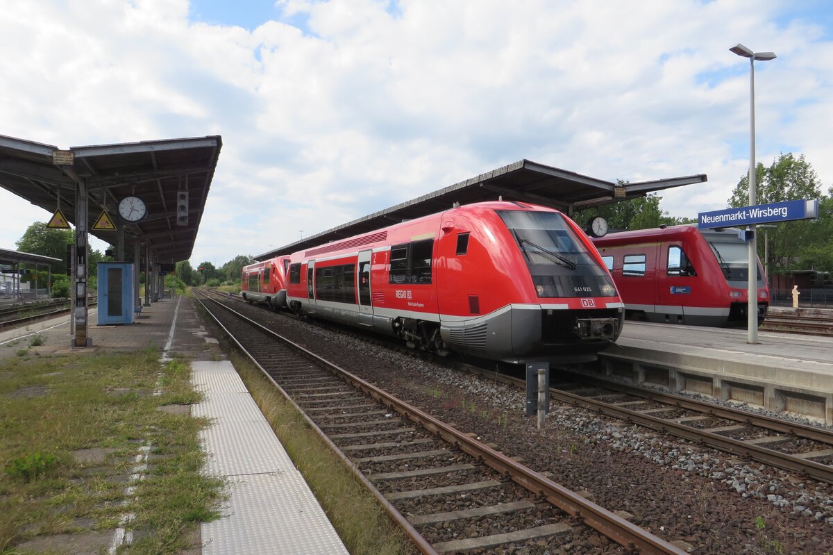 DB Wahlfisch 641 025 steht am 13 Juni 2022 in Neuenmarkt-Wirsberg.