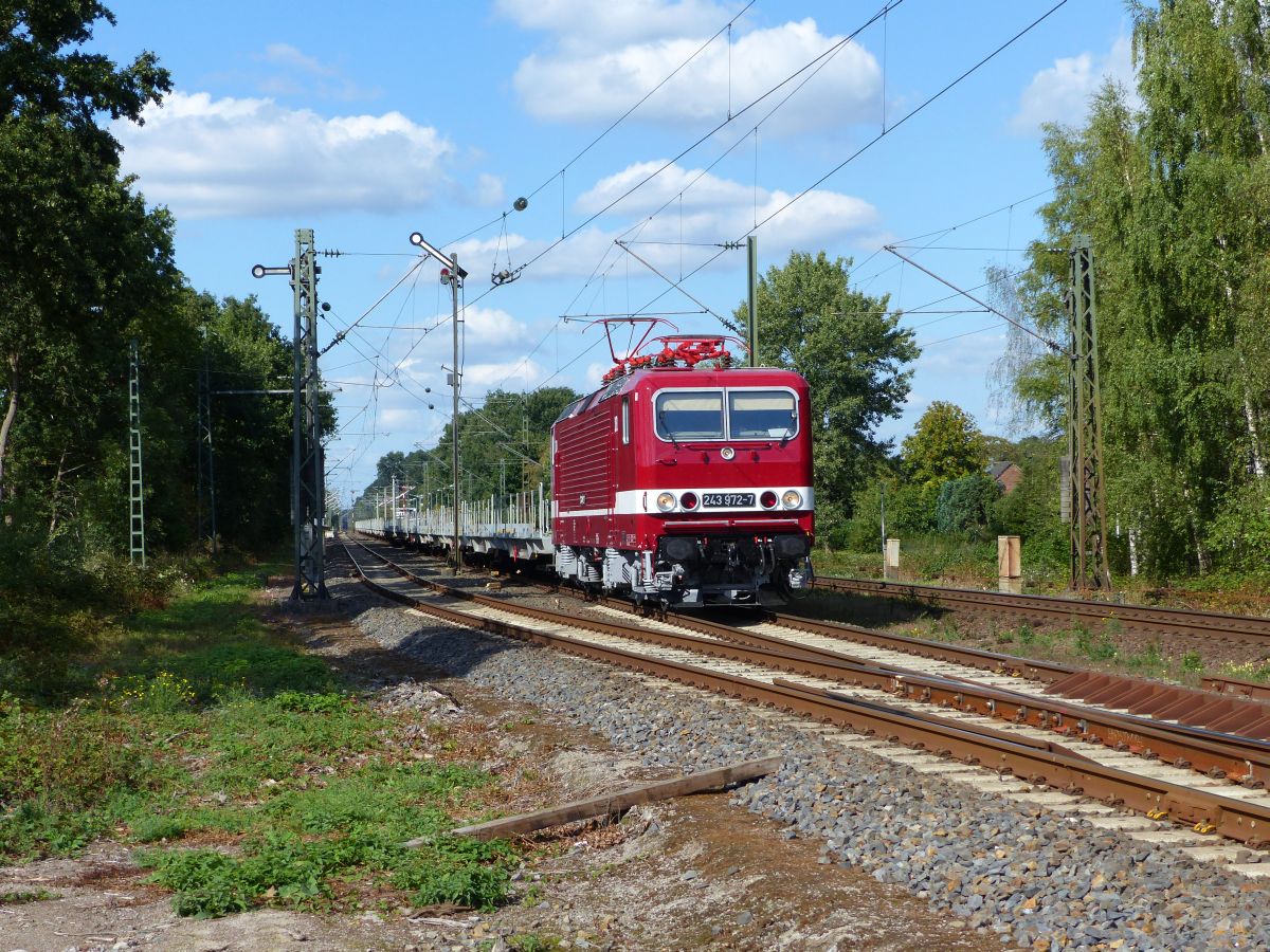 Delta Rail Lok 243 972-7 (91 80 6143 972-8 D-DELTA) Grenzstrae, Emsbren 13-09-2018.

Delta Rail loc 243 972-7 (91 80 6143 972-8 D-DELTA) Grenzstrae, Emsbren 13-09-2018.