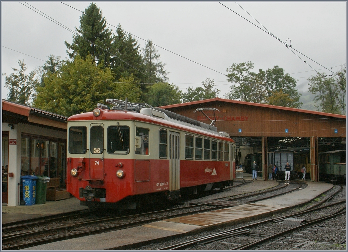 Der CEV BDeh 2/4 (A7) N° 73 zu Besuch bei der Blonay-Chamby Bahn in Chaulin.

17. Sept. 2016