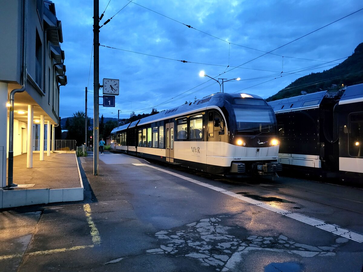 Der CEV MVR ABeh 2/6 7506 wird am frühen Morgen für die Abfahrt nach Vevey vorbereitet.
27 Mai 2024