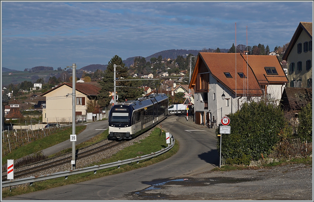 Der CEV MVR ABeh 2/6 7507 verlässt als Regionalzug Planchamp in Richtung Montreux. 

23. Nov. 2020