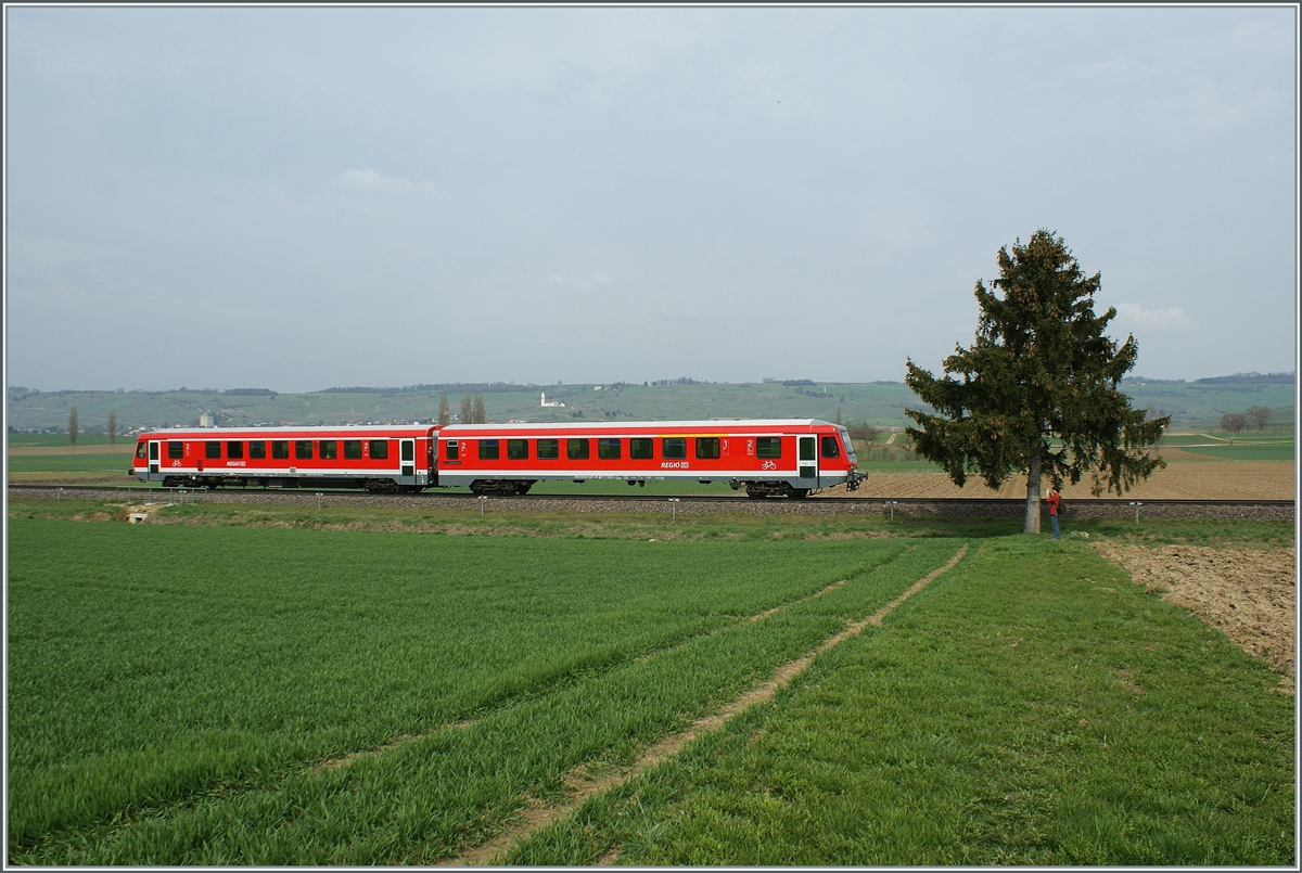 Der DB 628 287 ist im Klettgau als RB 31243 (Erzingen(Baden)-Schaffhausen) unterwegs und konnte zwischen Unterneuhaus und Neunkirch fotografiert werden.

8.April 2010 