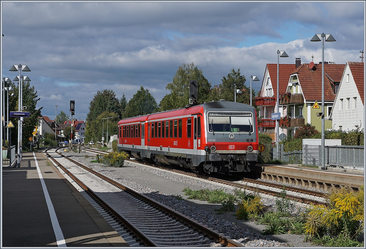 Der DB VT 628 901 nach Friedrichshafen in Langenargen.
24. Sept. 2018