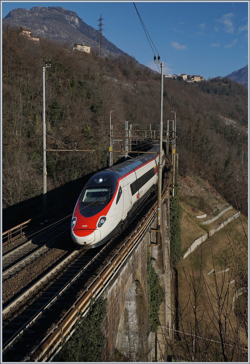 Der Eurocity 37 von Genève nach Venezia kurz vor Preglia.
7. Jan. 2017