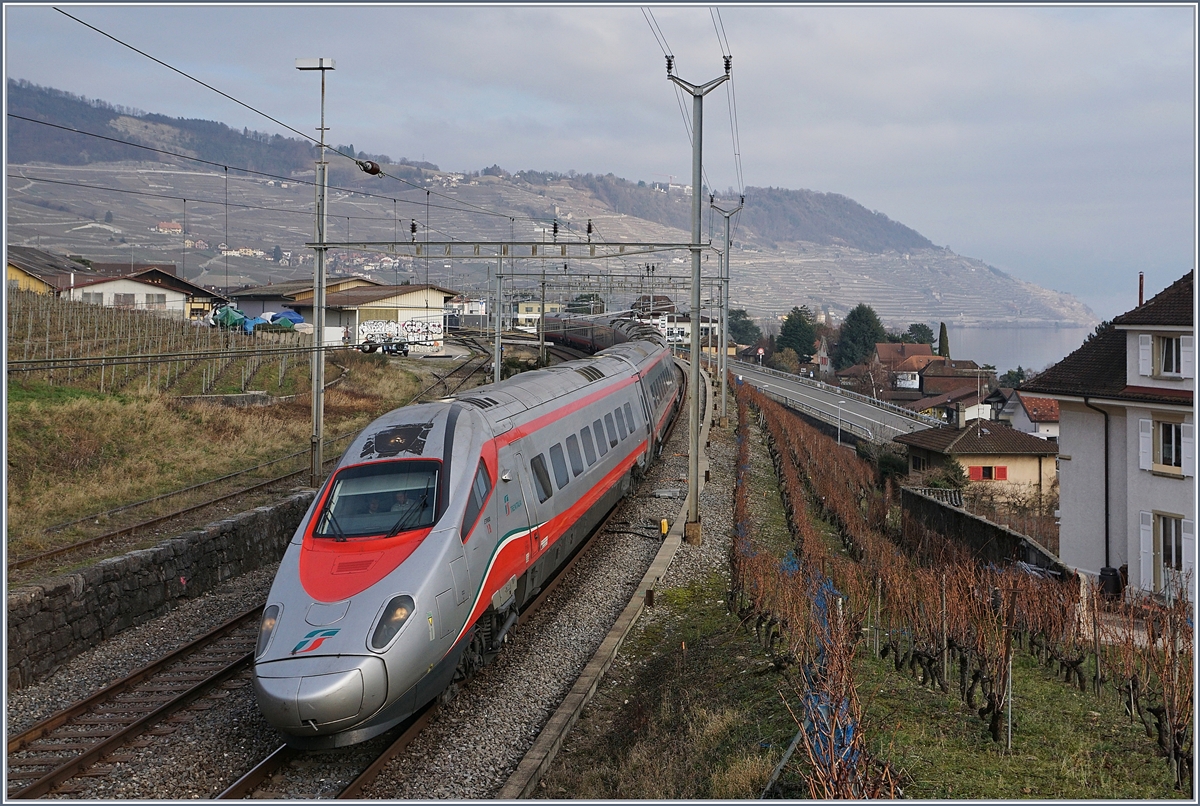 Der FS ETR 610 001 als EC 34 bei der Durchfahrt in Cully.
30. Jan. 2018