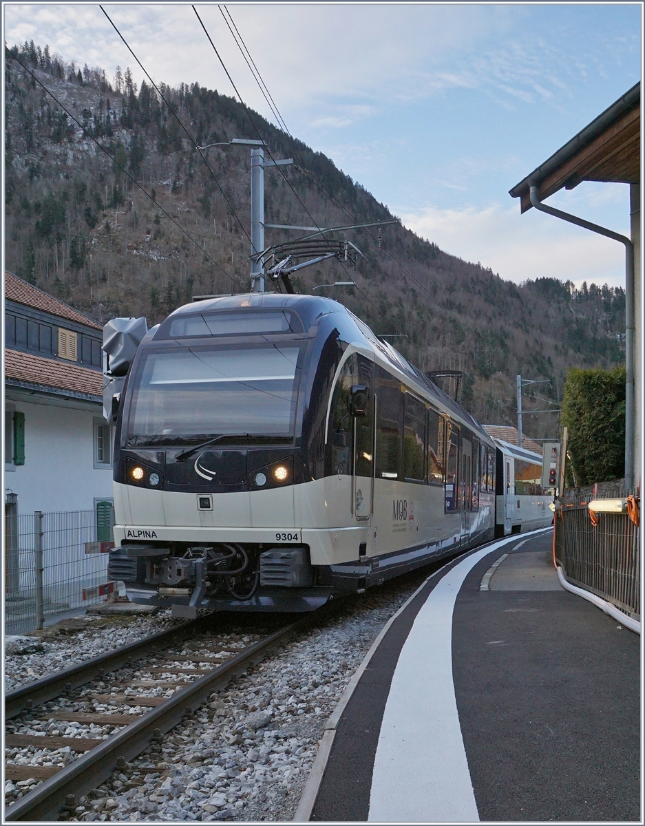 Der führende MOB Alpina ABe 4/4 9304 in Montbovon.
2. April 2018