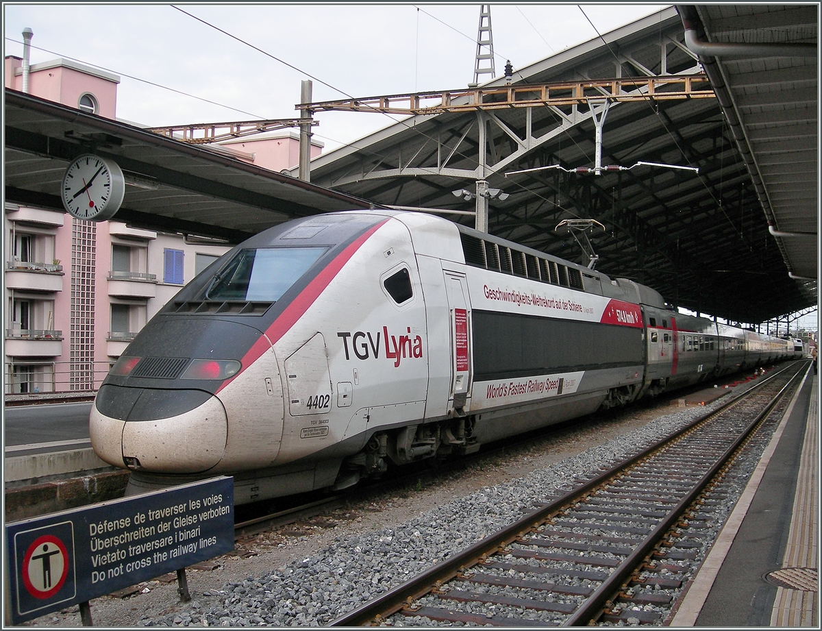 Der Geschwindigkeitsweltrekord TGV (574.5 km/h 357.18 mph) ist zur Zeit bei Lyria im Einsatz. 
Lausanne, den 7. August 2014