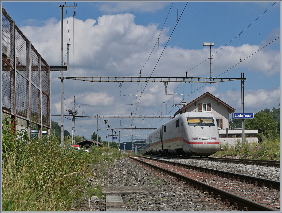 Der ICE 10278 auf seiner Fahrt von Interlaken Ost nach Berlin Ostbahnhof bei der Durchfahrt in Läufelfingen.
11. Juli 2018