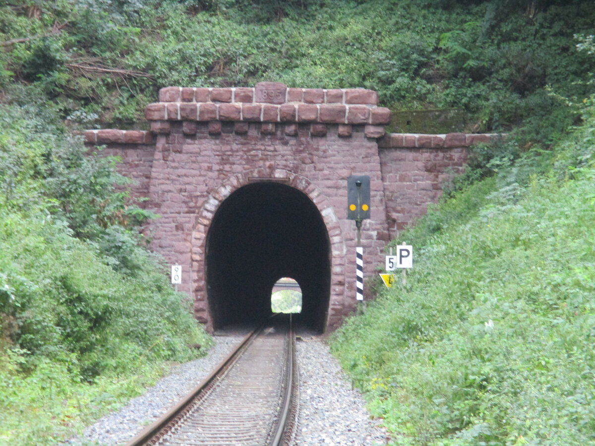Der knapp 280m lange Friedrichrodaer Tunnel zwischen den Stationen Friedrichroda und Reinhardsbrunn am 31.August 2021.