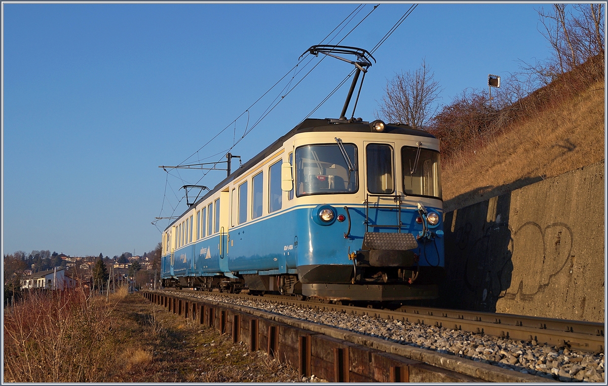 Der MOB 8/8 4004 FRIBOURG im Lokalverkehr Chernex - Montreux kurz nach Planchamp.
22. Jan. 2019