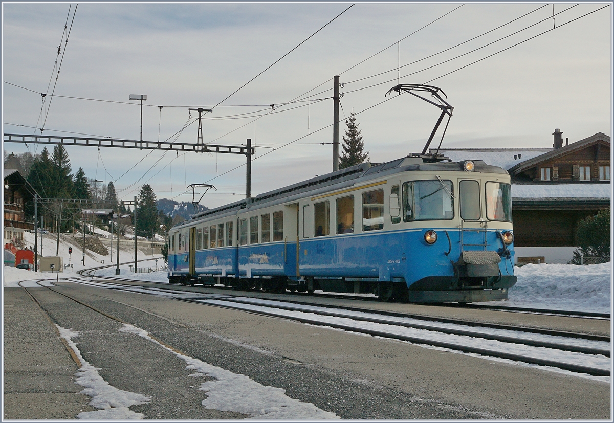 Der MOB ABDe 8/8 4002 VAUD in Schönried.
10. Jan. 2018