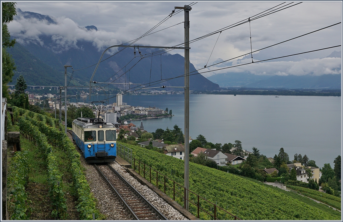 Der MOB ABDe 8/8 4002 VAUD auf dem Weg nach Chernex oberhalb von Montreux kurz vor Châtelard VD.

19. August 2019 