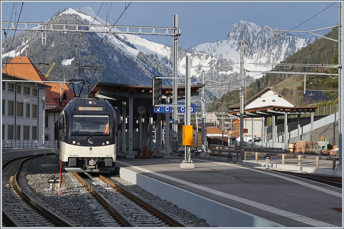 Der MOB Alpina Be 4/4 9203 in Château d'Oex.
2. April 2018