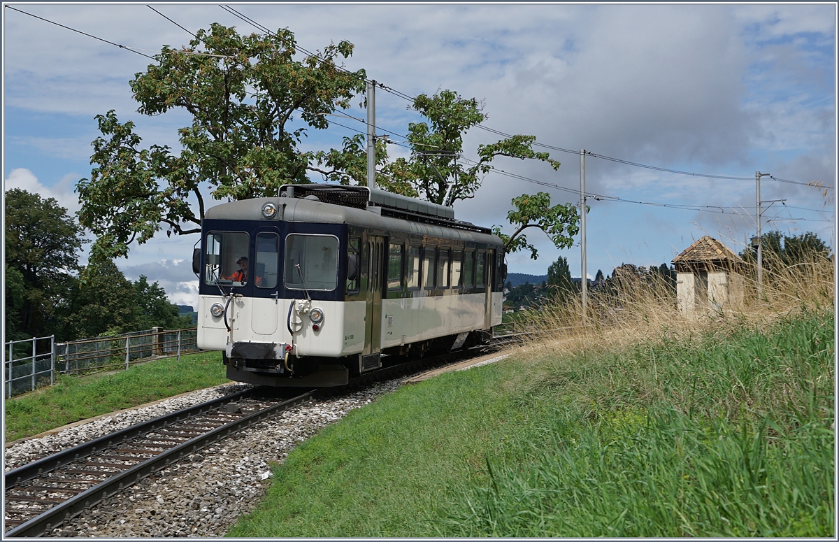 Der MOB Be 4/4 1006 (ex Bipperlisi) als Regionalzug 2331 bei der Haltstelle Châtelard VD. 12. August 2019